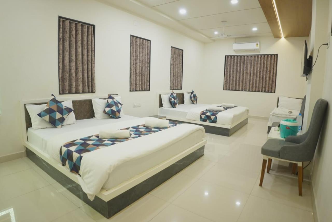 Hotel Ayodhya Virpur Exterior foto