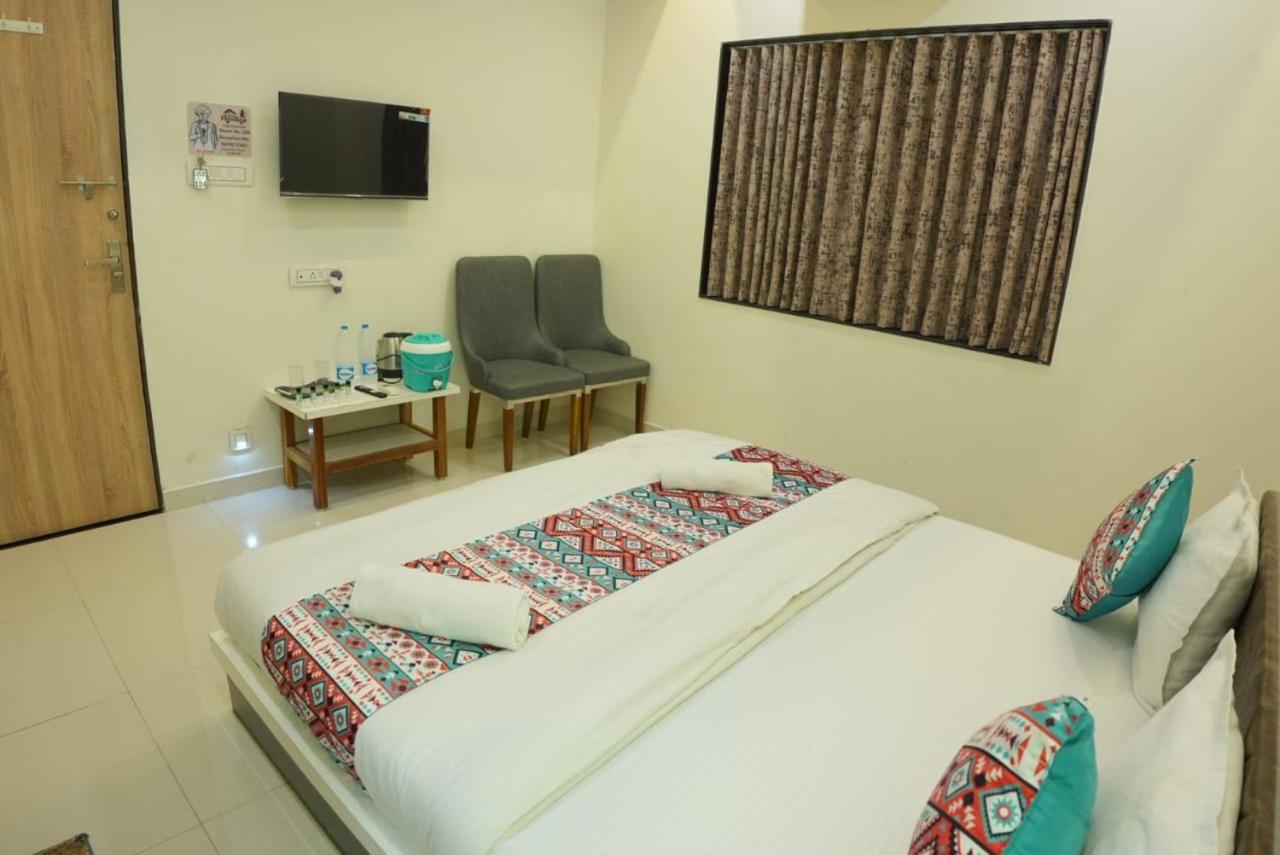 Hotel Ayodhya Virpur Exterior foto